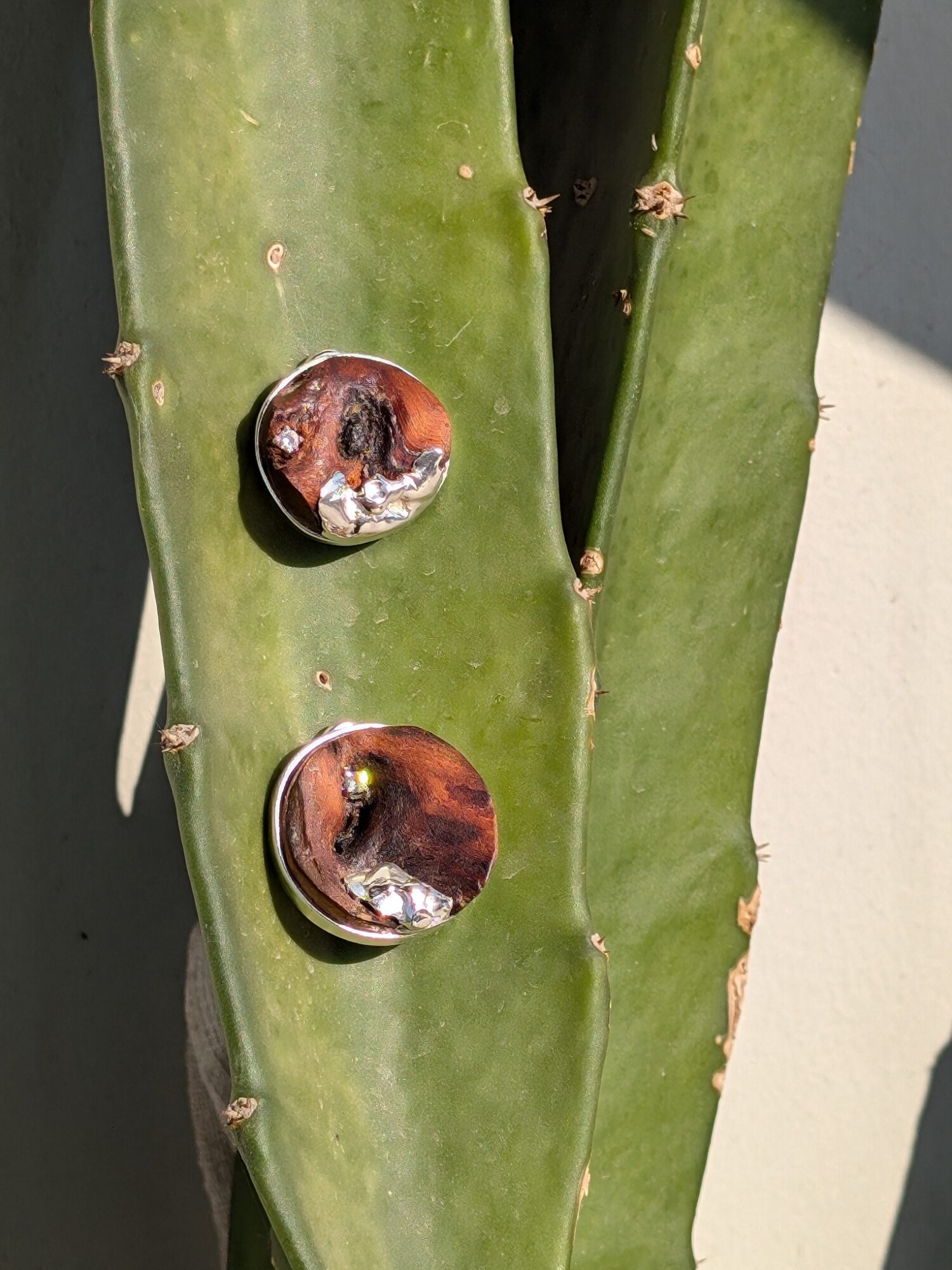 Gem and Grain Stud