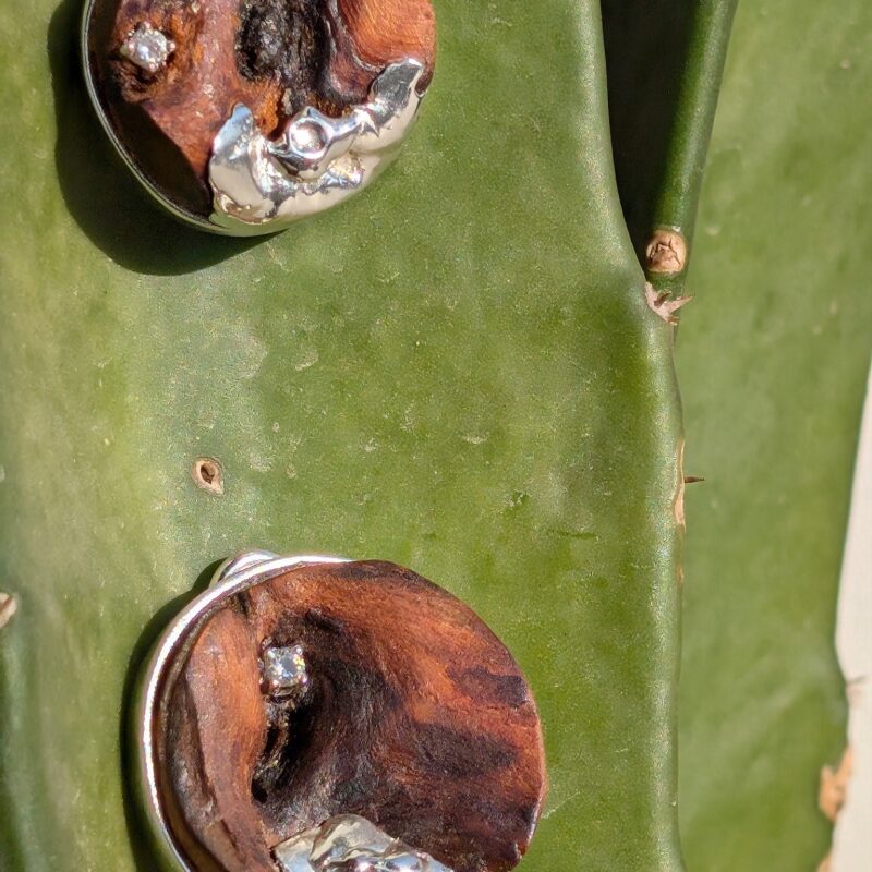 Gem and Grain Stud