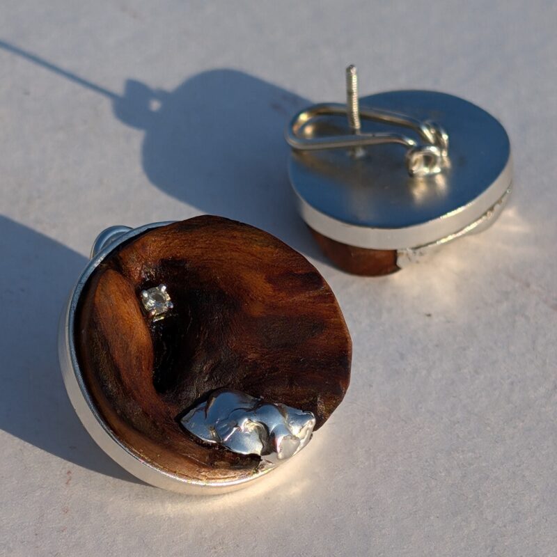 Gem and Grain Stud