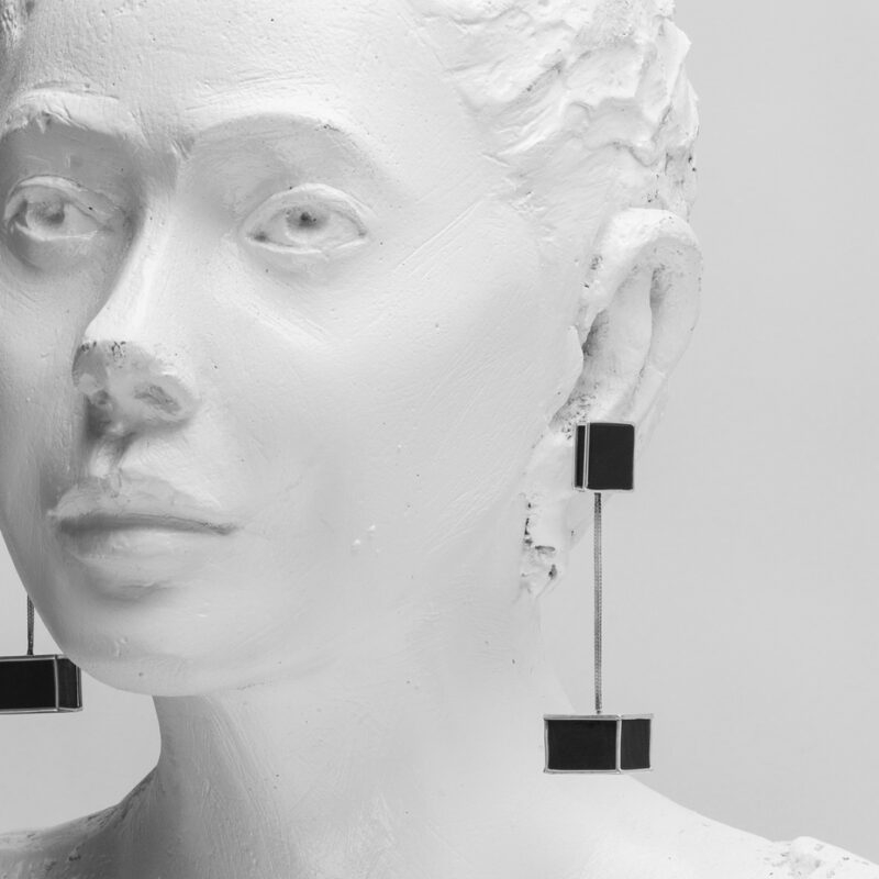 DARK SQUARE EARRINGS