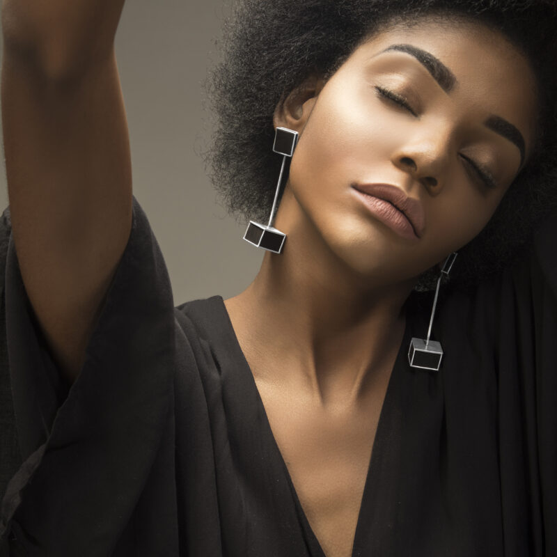 DARK SQUARE EARRINGS