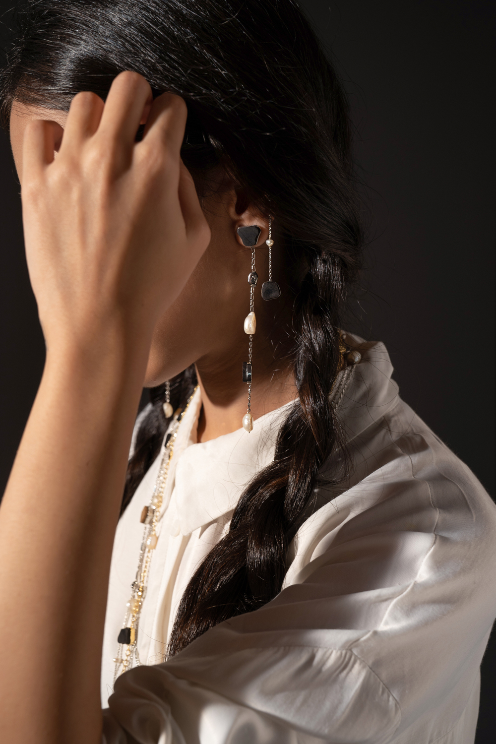 BLACK PEARL EARRING