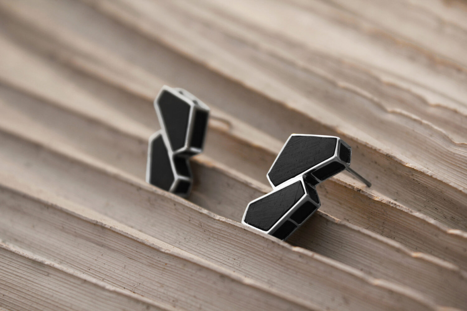 WOODLAND SHADOW EBONY EARRINGS