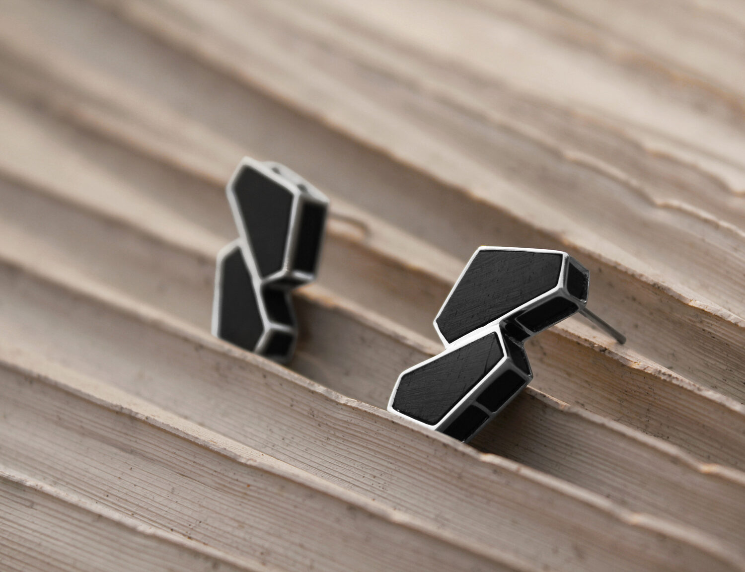 WOODLAND SHADOW EBONY EARRINGS