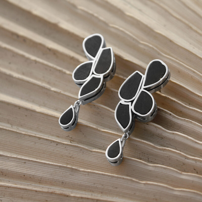 OBSIDIAN FLOWER EARRINGS
