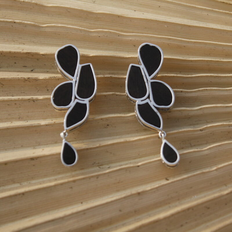OBSIDIAN FLOWER EARRINGS