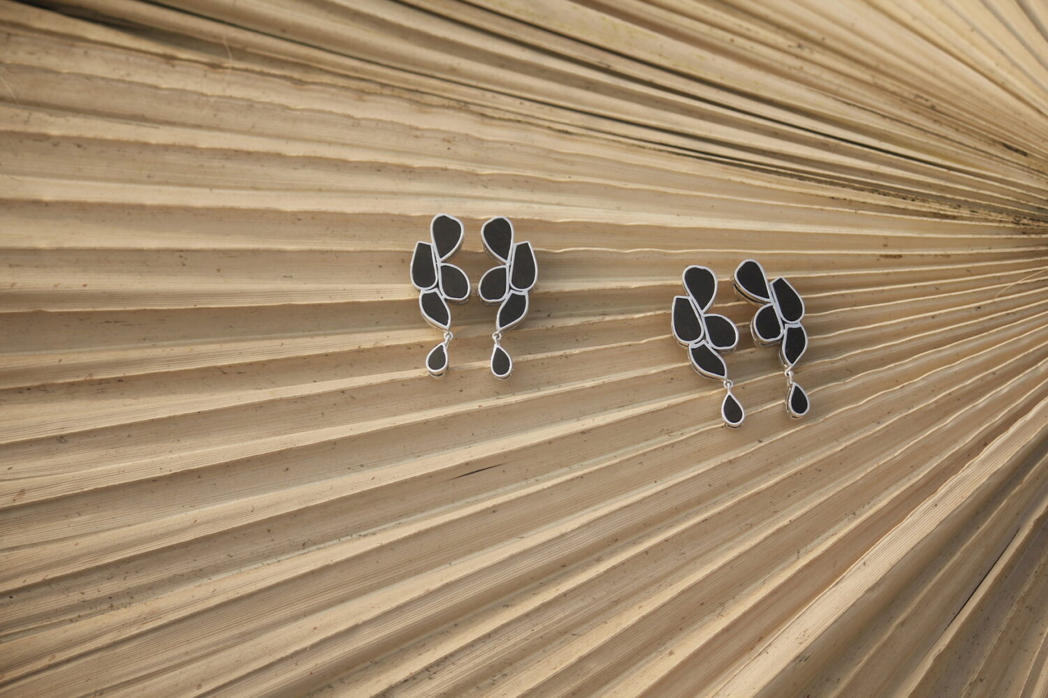 OBSIDIAN FLOWER EARRINGS