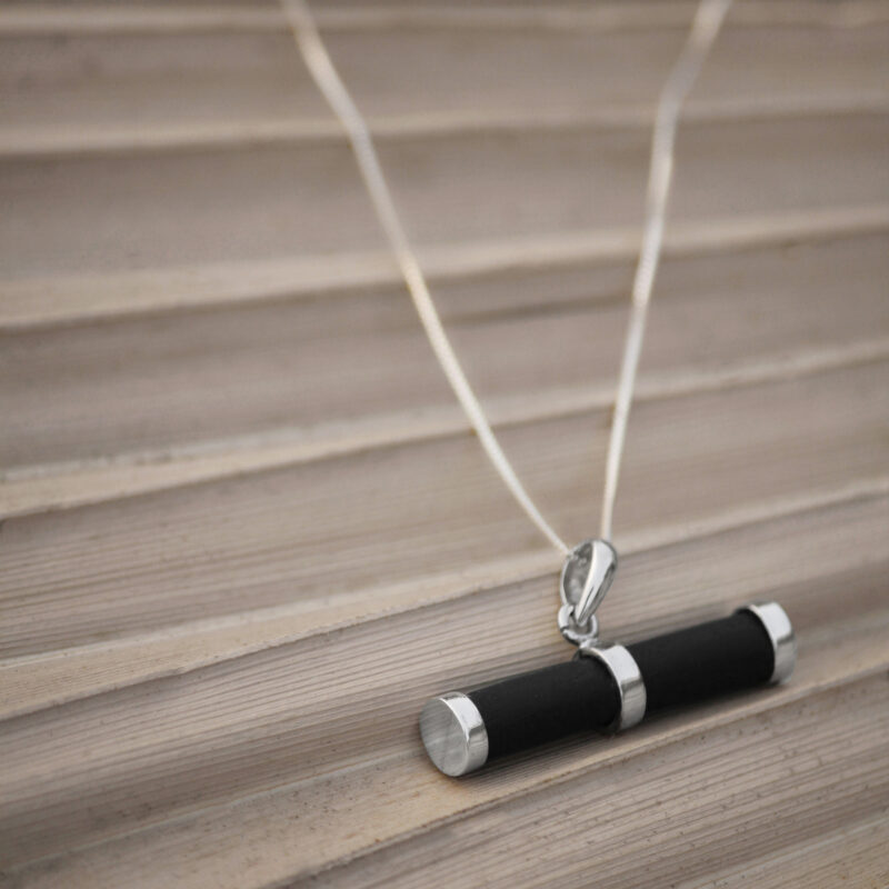 DARK SCROLL PENDANT WITH CHAIN