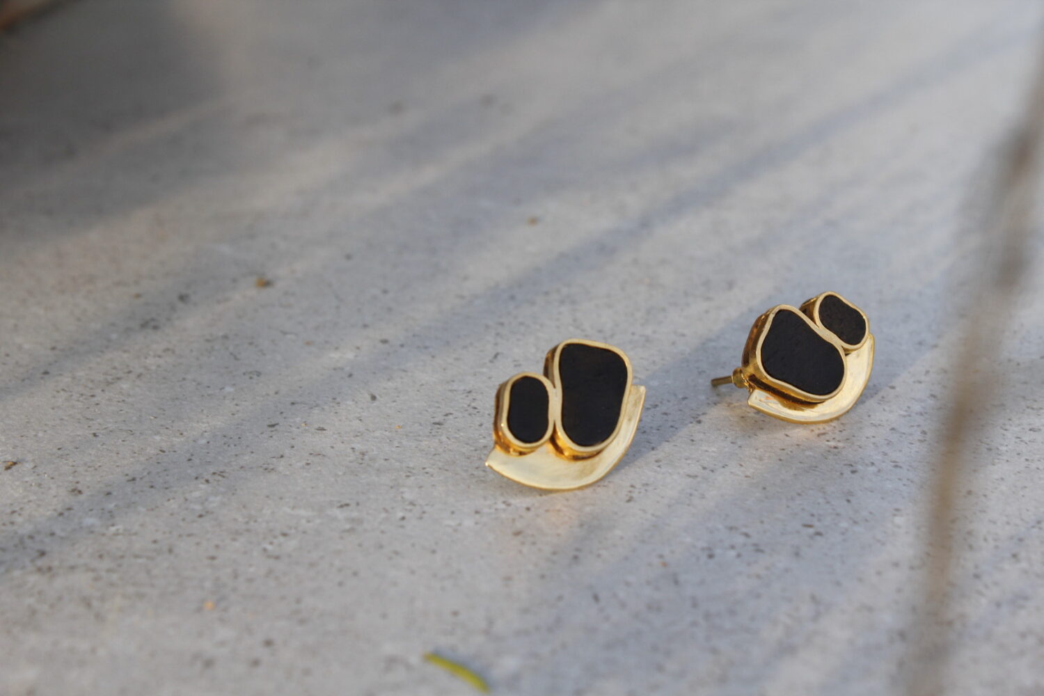 BLACK SUN EARRINGS