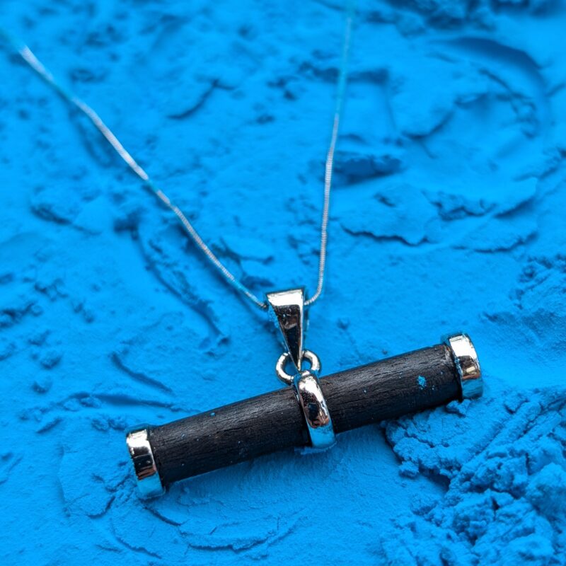 DARK SCROLL PENDANT WITH CHAIN