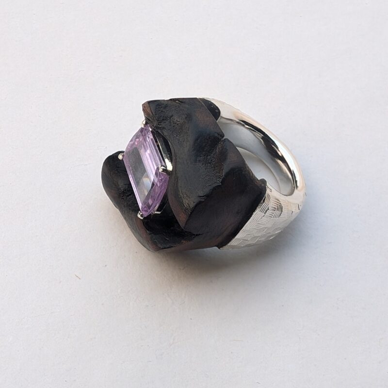 VI ring
