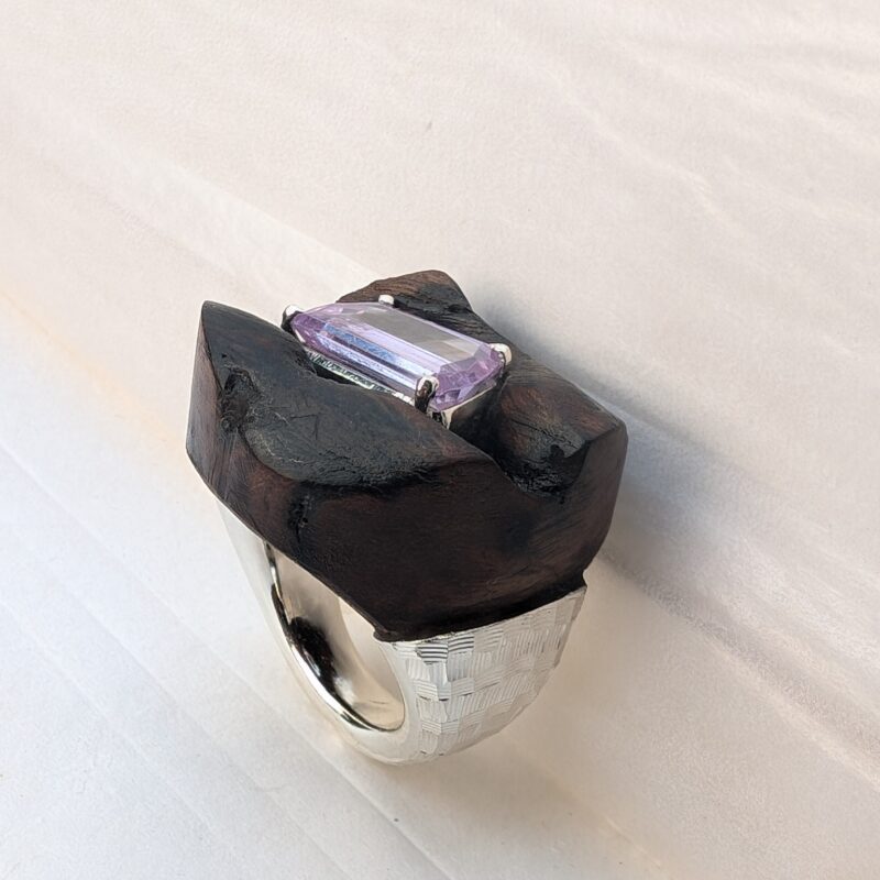 VI ring