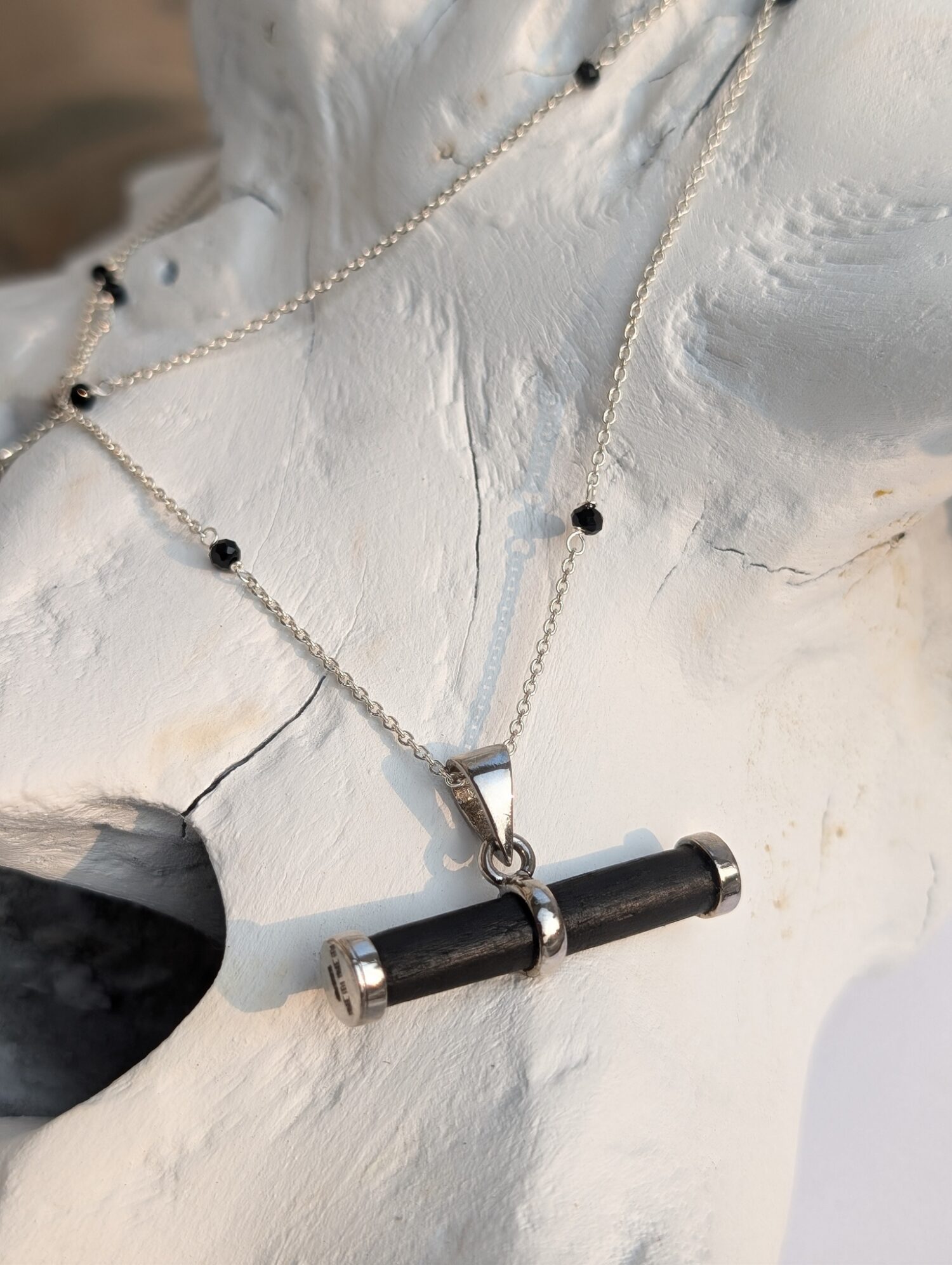 DARK SCROLL PENDANT WITH CHAIN
