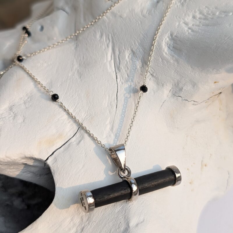 DARK SCROLL PENDANT WITH CHAIN