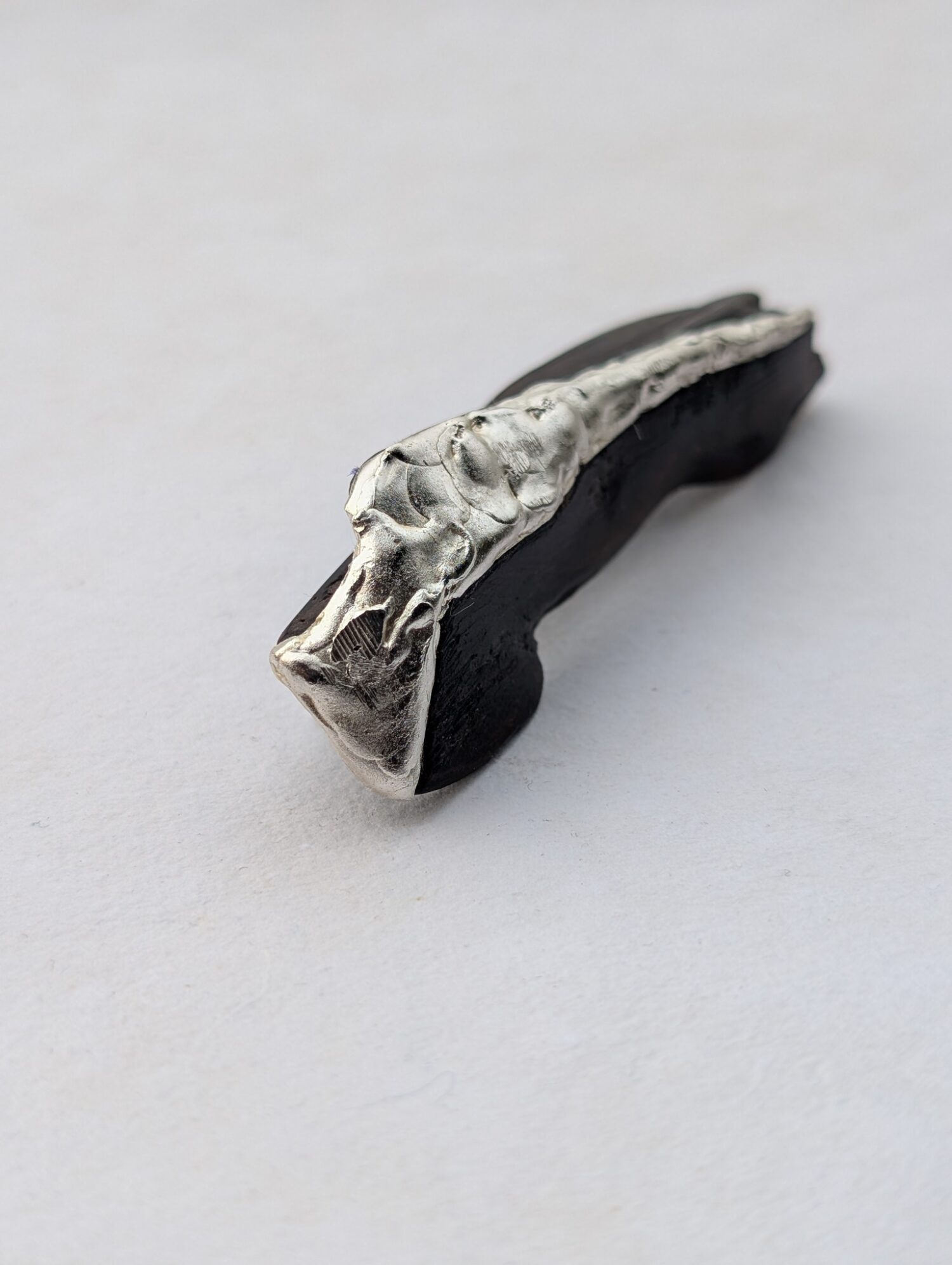 Tide brooch