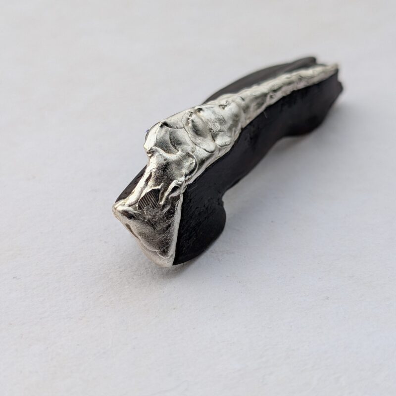 Tide brooch