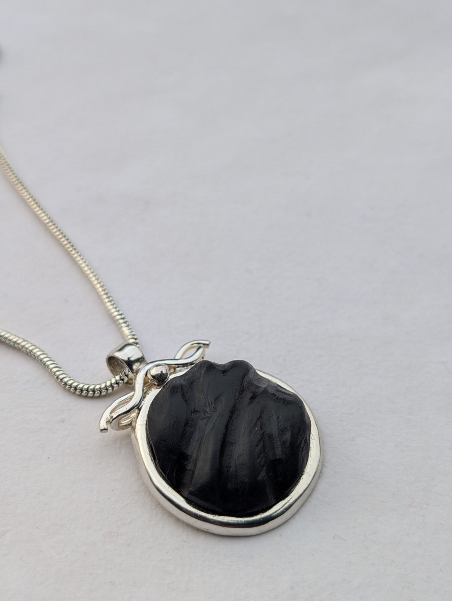 Voi Pendant with Chain
