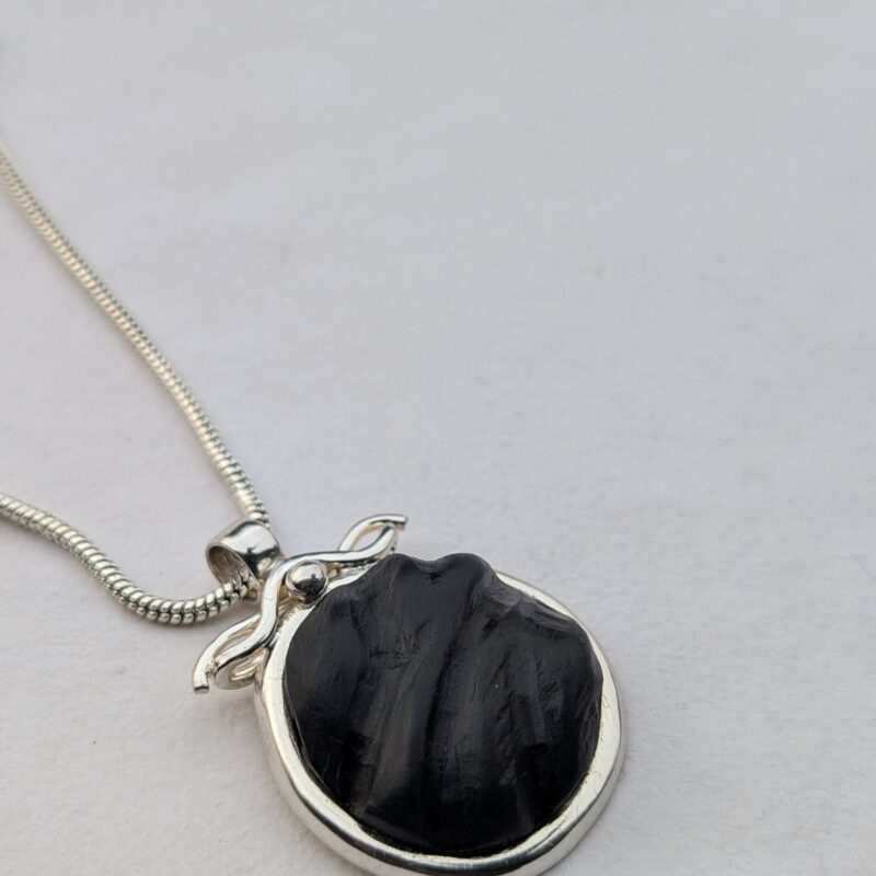 Voi Pendant with Chain