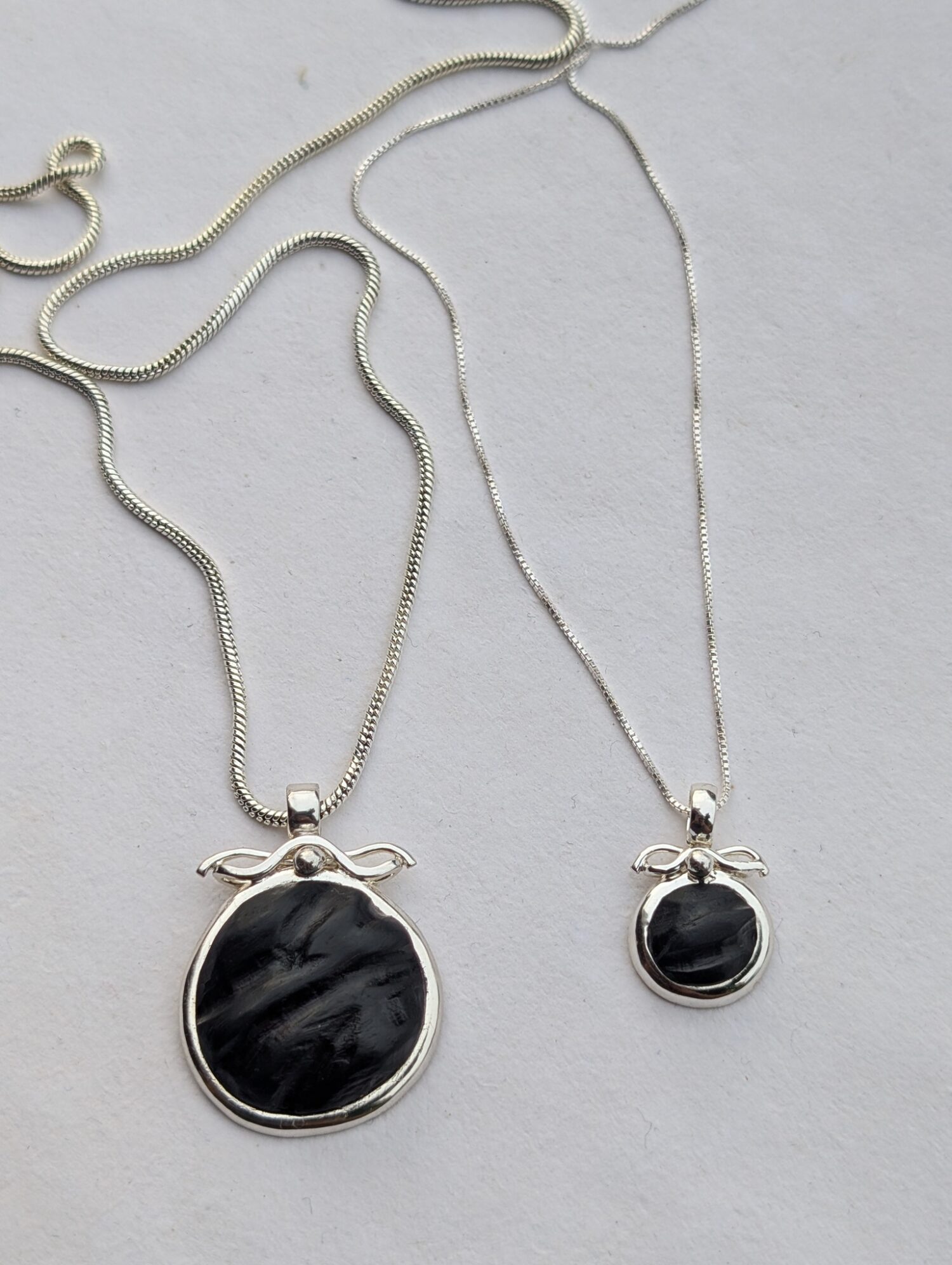 Voi Pendant with Chain